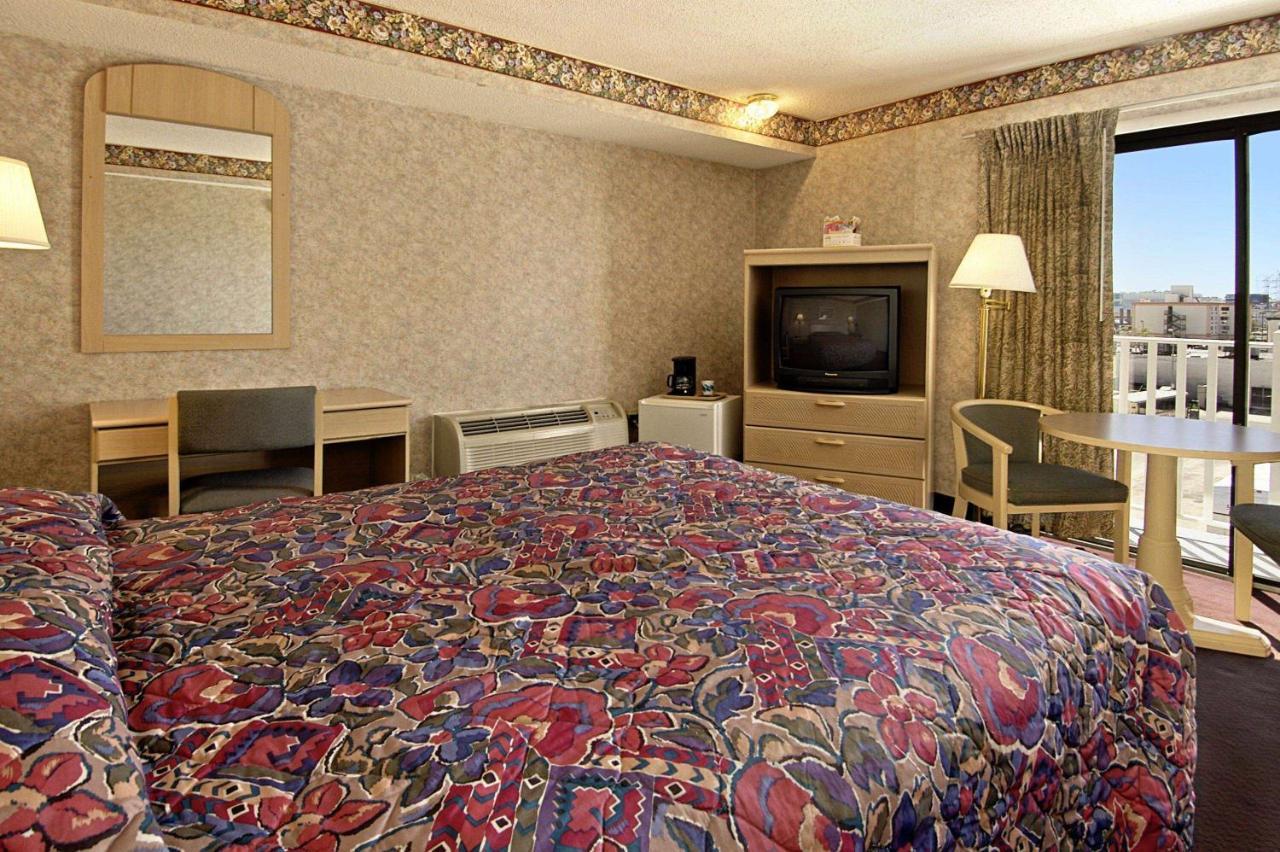 Super 8 By Wyndham Atlantic City Exterior photo